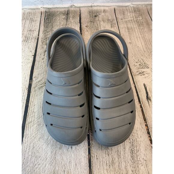 RUGGED SHARK Men’s Gray Clogs / Size: 9 - Picture 2 of 10